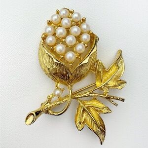 1950s - 1960s Vintage Brooch Pearl Cluster Flower Floral Chic Elegant
